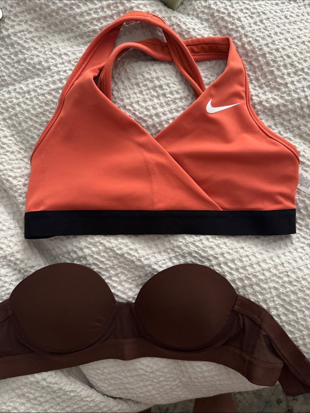 Pepper strapless bra Nike sports bra